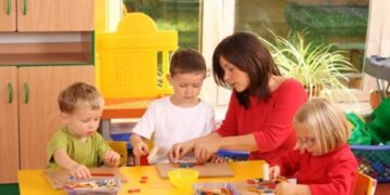 1.000 βρεφονηπιοκόμοι βρίσκουν δουλειά