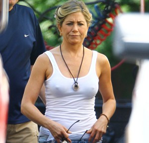 Exclusive - Jennifer Aniston Films Scenes Without a Bra for Film 'We Are The Millers'