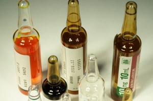 640px-Drug_ampoule_JPN