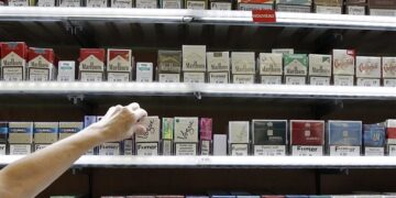 Αυξάνεται από σήμερα η τιμή των τσιγάρων