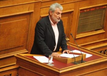 Παύλος Βογιατζής: Ο γαλάζιος βουλευτής που προτιμά τα… μελίσσια!