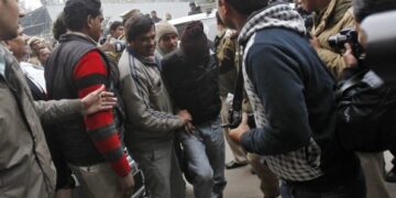 Νέος ομαδικός βιασμός! Την βίασαν για να τιμωρήσουν τον αδελφό της!