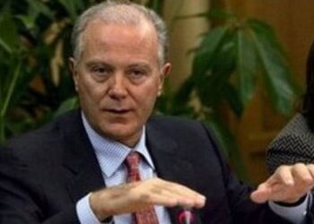 Φάκελος με δύο σφαίρες στο γραφείο του Προβόπουλου