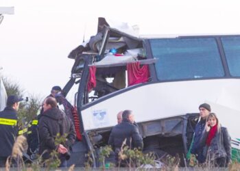 Επιβαίνουσα φοιτήτρια: «Το λεωφορείο έπεσε στη νταλίκα χωρίς να κόψει ταχύτητα»