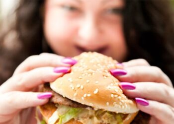 Ένας στους δύο που νοσηλεύονται στην εντατική με γρίπη είναι παχύσαρκος