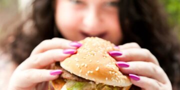 Ένας στους δύο που νοσηλεύονται στην εντατική με γρίπη είναι παχύσαρκος