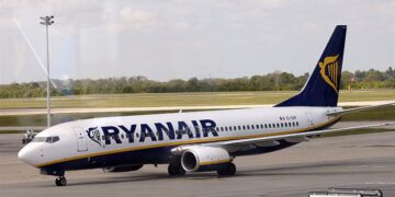 Ryanair: Δρομολόγια εσωτερικού από 12 ευρώ!