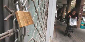 Χάθηκαν δύο εκατομμύρια θέσεις εργασίας στις χώρες των μνημονίων