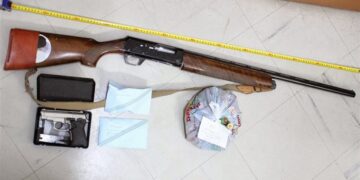 Φλώρινα: Είχαν όπλο ναρκωτικά και κροτίδες