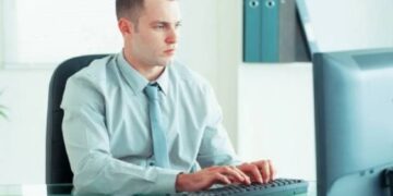 Απάτη με δύο αδέρφια – Ένας δούλευε και δύο πληρώνονταν