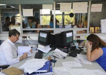 Αντιμέτωποι με κατασχέσεις οι ένα εκατ. ιδιοκτήτες που δεν πλήρωσαν το χαράτσι