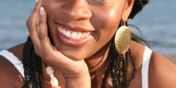 Οι Mουσικές Επιλογές του e-ptolemeos.gr, Iyeoka – Simply Falling