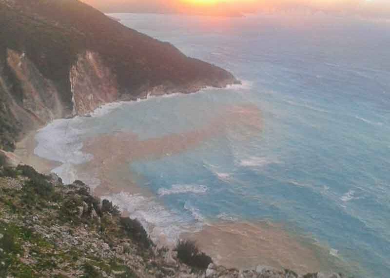 Απίστευτη φωτογραφία: Ο Μύρτος μετά τον ισχυρό σεισμό!