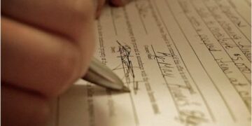 Αποχή συμβολαιογράφων από τη σύνταξη και υπογραφή συμβολαίων αγοραπωλησίας που υπάγονται στο φόρο υπεραξίας