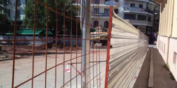 ΠΟΥ «ΚΟΛΛΑΝΕ» ΟΙ ΕΡΓΑΣΙΕΣ ΣΤΗΝ ΚΕΝΤΡΙΚΗ ΠΛΑΤΕΙΑ: Τι απάντησε για τα δέντρα και τα περίπτερα ο δήμαρχος Κοζάνης