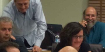 Κέρασε γλυκά για τον γάμο του ο δήμαρχος Κοζάνης!