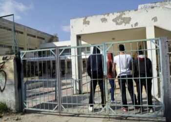 Με μαθήματα τα Σάββατα και τις αργίες «απαντά» το υπουργείο Παιδείας στις καταλήψεις   