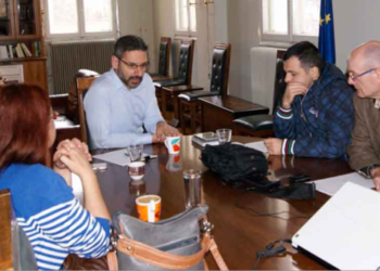 Σύσκεψη για τη λειτουργία καταστημάτων υγειονομικού ενδιαφέροντος