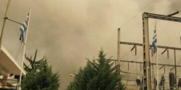 Χωρίς ρεύμα η Εορδαία από τη φωτιά στον ΑΗΣ Πτολεμαΐδας