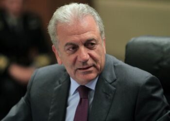 Παραιτήθηκε από βουλευτής ο Δ.Αβραμόπουλος, στη θέση του ο Θ.Πλεύρης