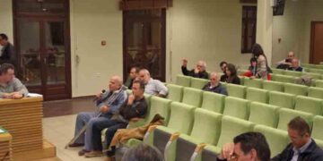 Δημοτικό Συμβούλιο Κοζάνης: Αγωνιούν οι περιπτεριούχοι, αντιδρούν στις νέες θέσεις οι καταστηματάρχες