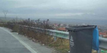 Καθάρισαν οι κάδοι στα πάρκινγκ της Ε.Ο. Κοζάνης-Πτολεμαΐδας