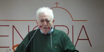 Η αποστασία των διανοουμένων* του Γιώργου Καραμπελιά