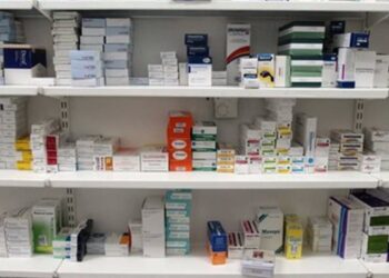 Συναγερμός για τις ελλείψεις φαρμάκων από τους φαρμακοποιούς