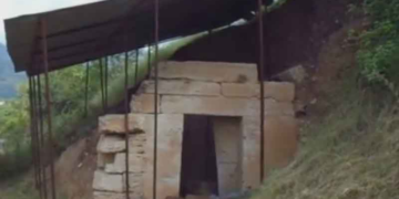 Ο Μακεδονικός τάφος στους Πύργους Εορδαίας