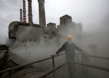 Η Εργατική Αλληλεγγύη για το… “μεροκάματο του τρόμου”