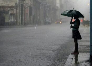 Νεφώσεις και σποραδικές βροχές στο μεγαλύτερο μέρος της χώρας