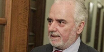 Κουτρουμάνης: Μείωση ως 20% στις συντάξεις ζητά η τρόικα