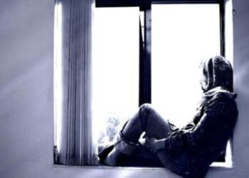 Πως η σωστή ενημέρωση των εφήβων αποτρέπει την κατάθλιψη