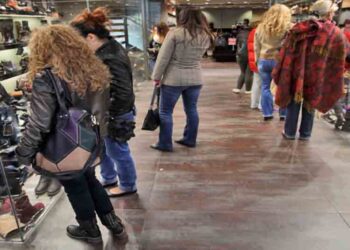 Προσφορές όλο το χρόνο στα καταστήματα