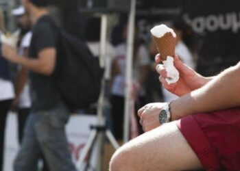 Μειώθηκε η ανεργία τον Αύγουστο λόγω τουρισμού