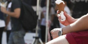 Μειώθηκε η ανεργία τον Αύγουστο λόγω τουρισμού