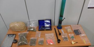 Φλώρινα: Σύλληψη 30χρονου Έλληνα για ναρκωτικά και βεγγαλικά-Δείτε τι βρέθηκε στις 3 οικίες που διατηρεί