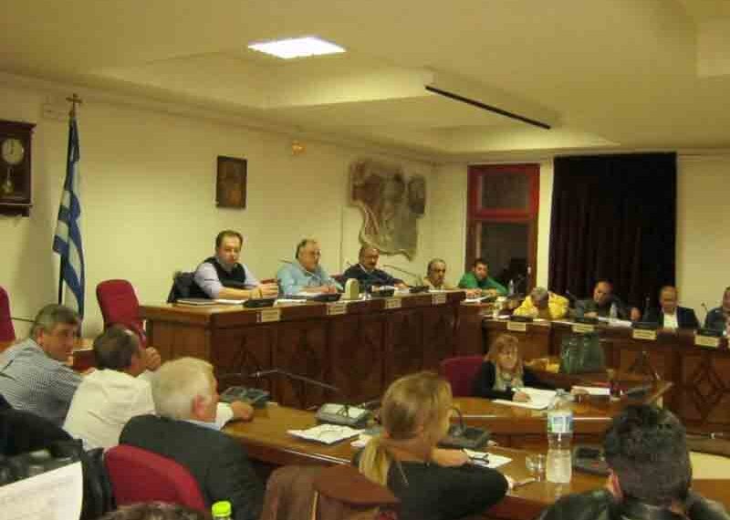 Στα ίδια επίπεδα τα δημοτικά τέλη