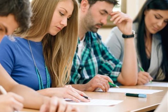 Διεγράφησαν 80.000 αιώνιοι φοιτητές