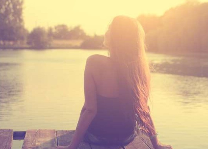 12 υποσχέσεις που αξίζει να δώσετε στον εαυτό σας και να κρατήσετε για πάντα