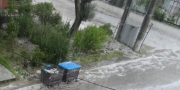 Προβλήματα από την κακοκαιρία στη Β. Ελλάδα – νεκρός οδηγός που παρασύρθηκε από χείμαρρο