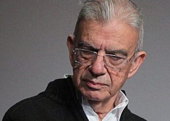 Στραγγάλισαν με τα χέρια τον Μένη Κουμανταρέα