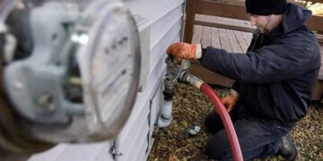 Πετρέλαιο: Πόσο ωφελημένοι είναι οι Έλληνες από την πτώση των τιμών