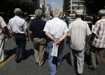 Συντάξεις: Ποιοι γλιτώνουν 2 ως 12 χρόνια εργασίας