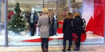Χαμηλότερος των προσδοκιών ο τζίρος της χριστουγεννιάτικης αγοράς