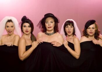 «Γάμοι, Κηδείες και δεν έχω τίποτε να φορέσω» στο Άργος Ορεστικό και στο Βελβεντό