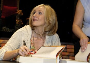 Τζ. Κ. Ρόουλινγκ: Συγγνώμη έκανα λάθος με τον Χάρι Πότερ