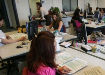 Όλη η λίστα απολύσεων και διαθεσιμότητας στο Δημόσιο – Λουκέτα οργανισμών και απολύσεις συμφωνούνται με την τρόικα σήμερα