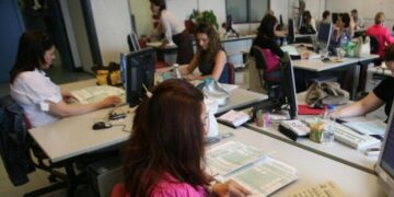 Όλη η λίστα απολύσεων και διαθεσιμότητας στο Δημόσιο – Λουκέτα οργανισμών και απολύσεις συμφωνούνται με την τρόικα σήμερα