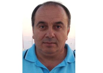 ΜΕ ΤΗΝ ΒIΚΥ ΒΡΥΖIΔΟΥ Υποψήφιος και ο Κώστας Μαυρίδης